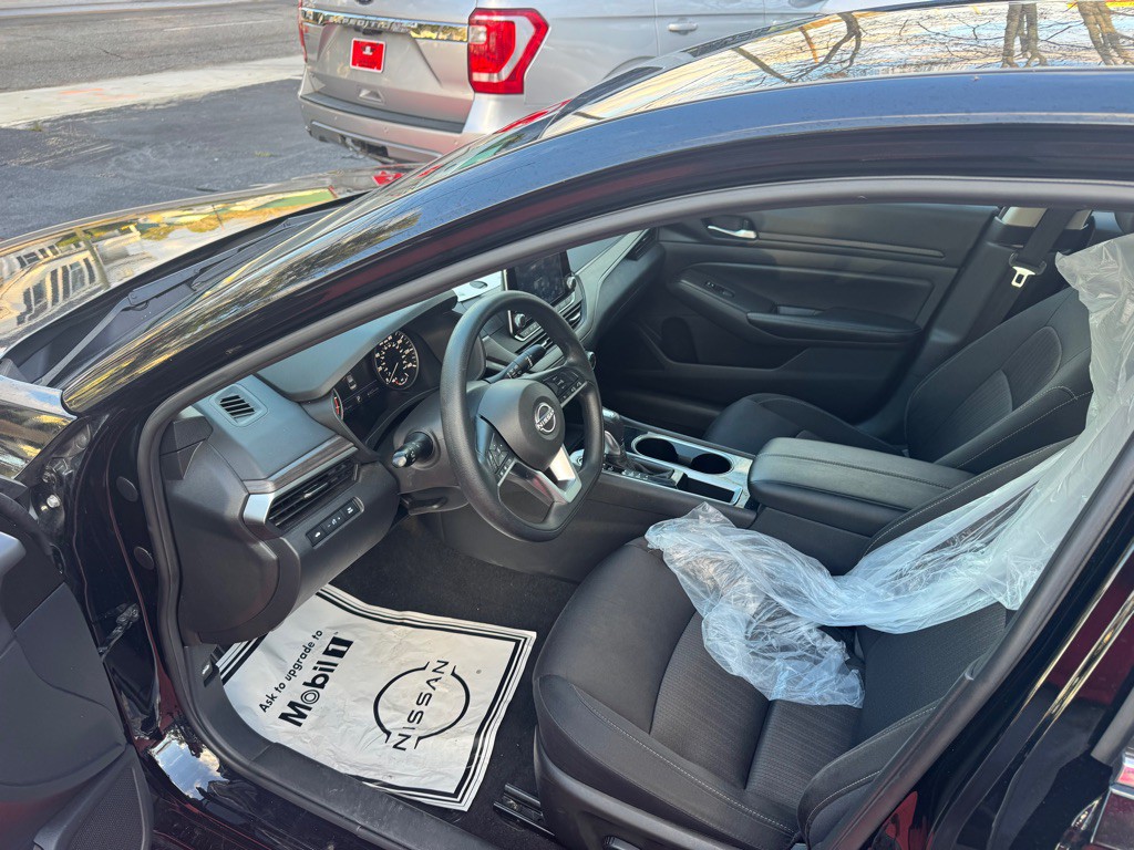 2024 Nissan Altima Image 12