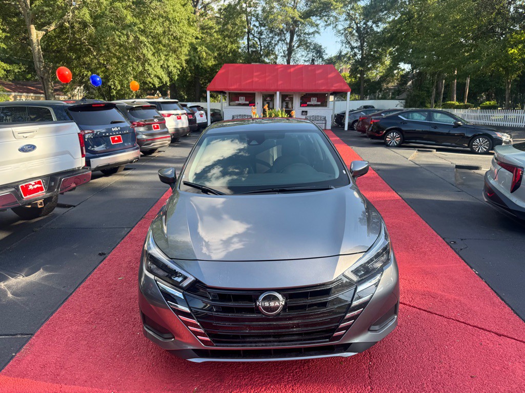 2025 Nissan Versa Image 2