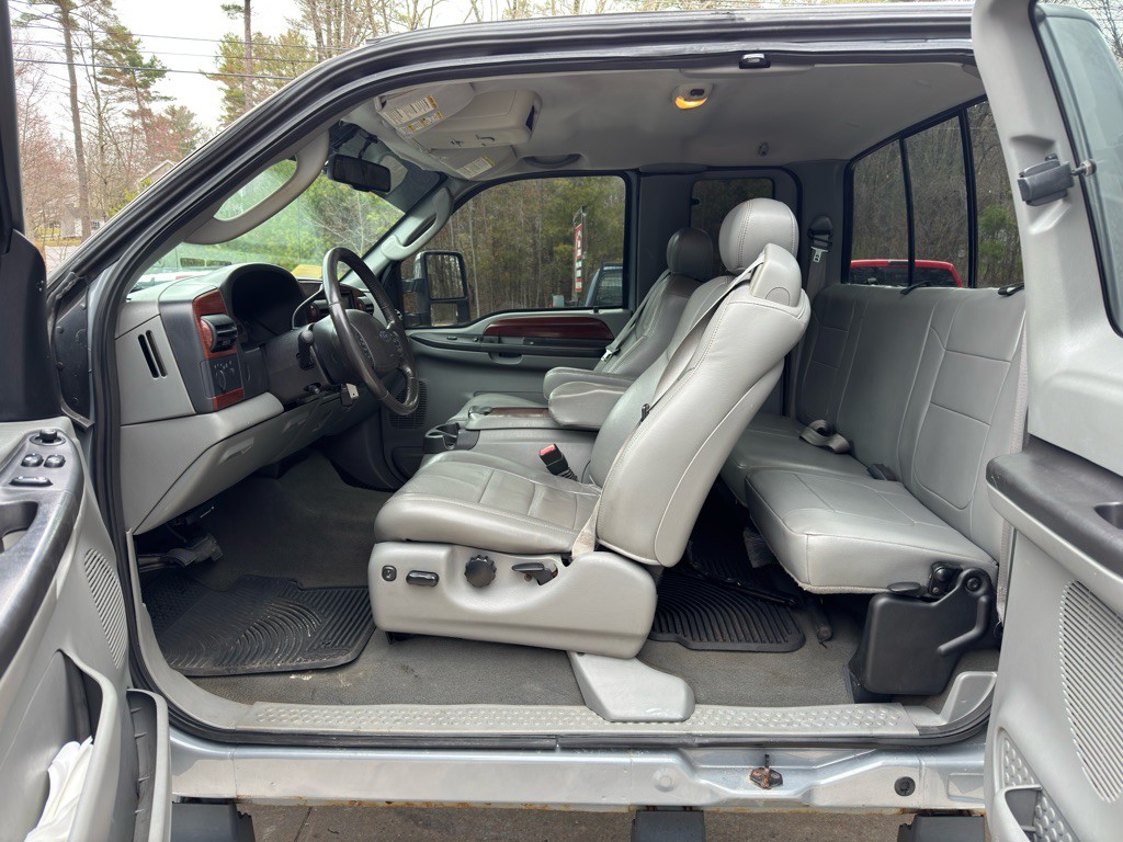 2006 Ford F-350 Image 10