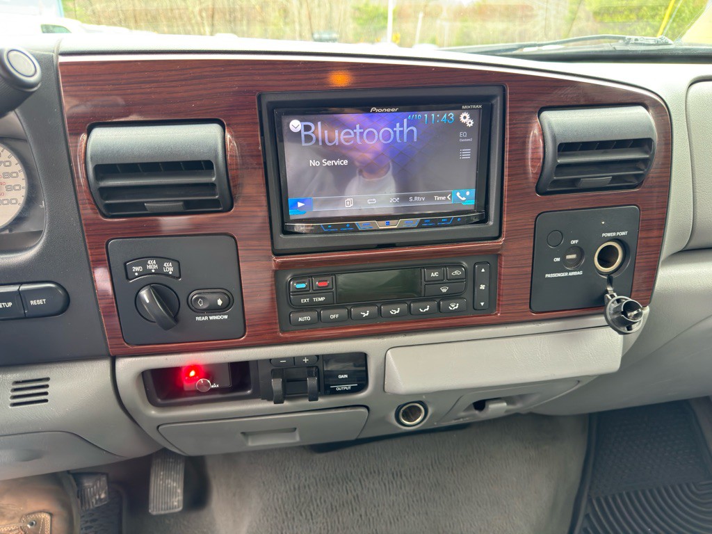 2006 Ford F-350 Image 13