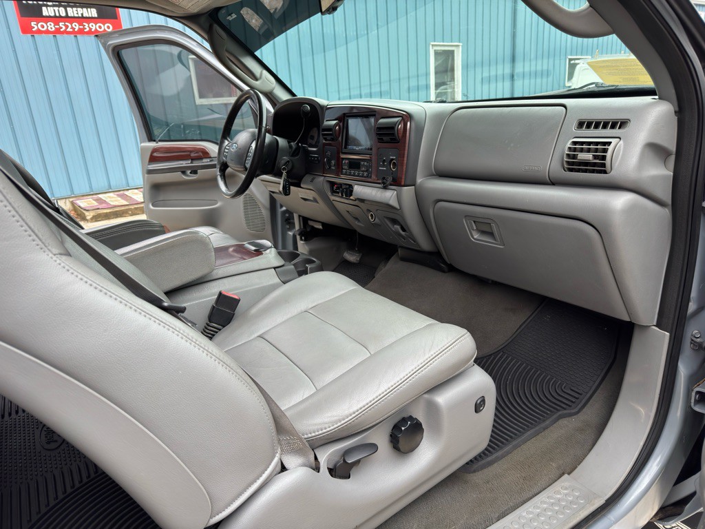 2006 Ford F-350 Image 16