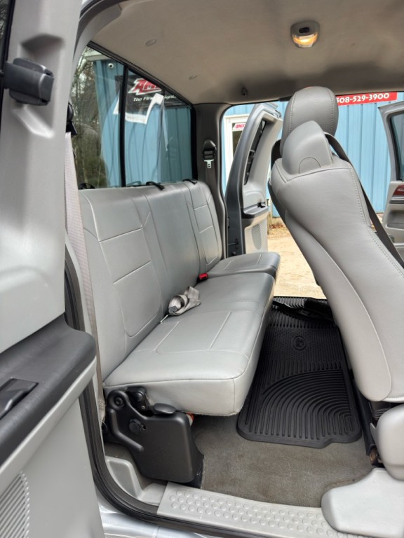 2006 Ford F-350 Image 18