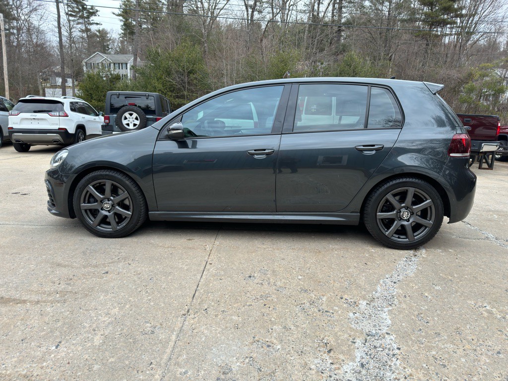2012 Volkswagen Golf Image 1