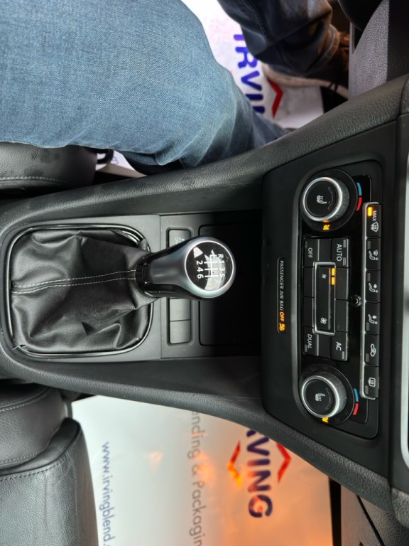 2012 Volkswagen Golf Image 12