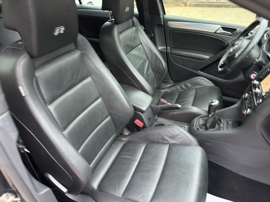2012 Volkswagen Golf Image 19