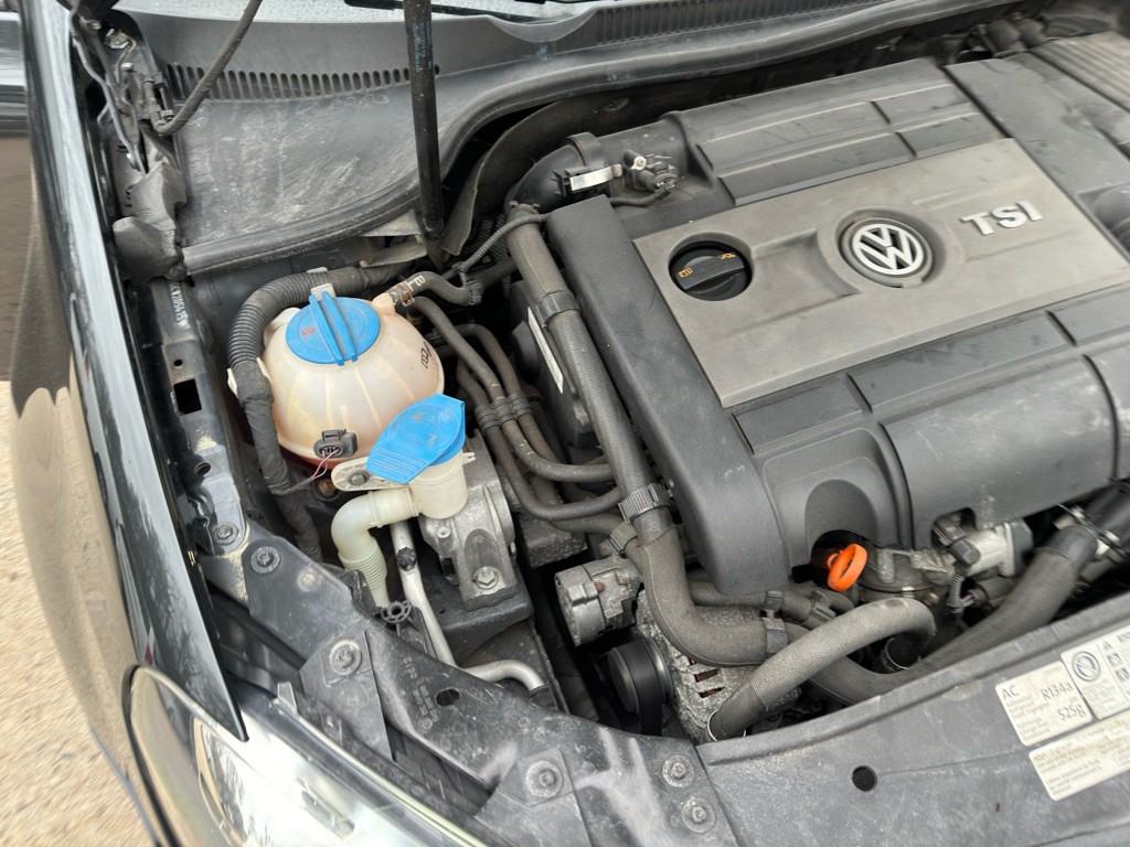 2012 Volkswagen Golf Image 24