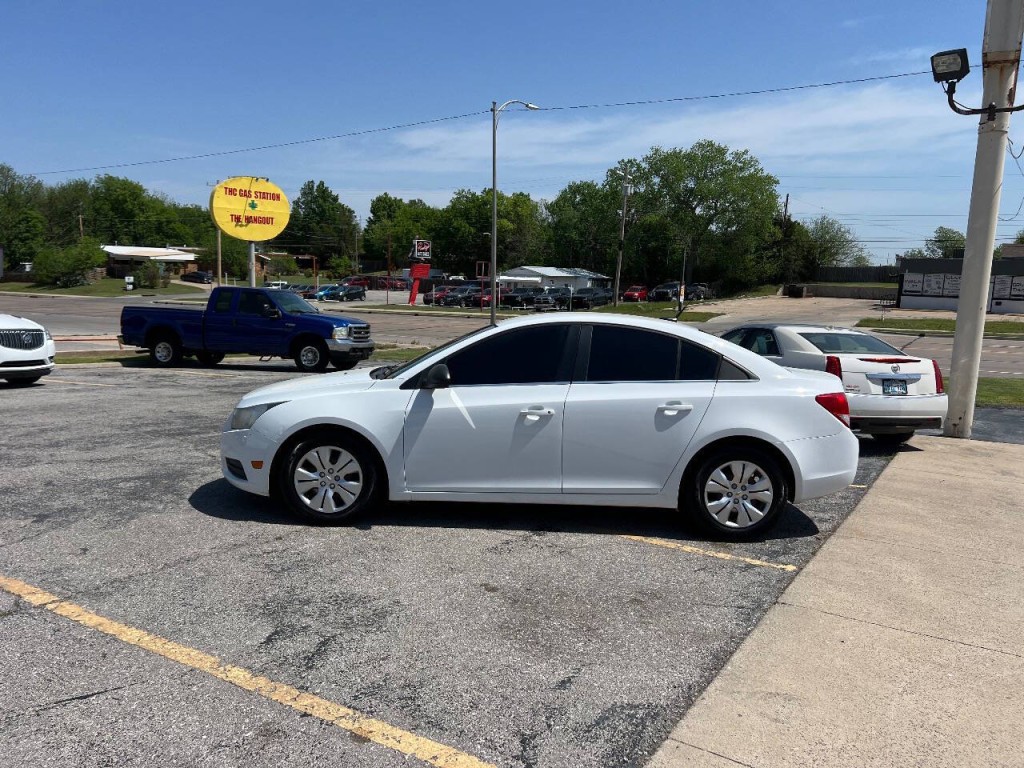2012 Chevrolet Cruze Image 3