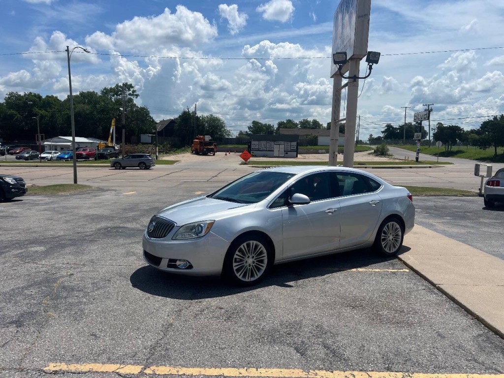 2013 Buick Verano Image 2