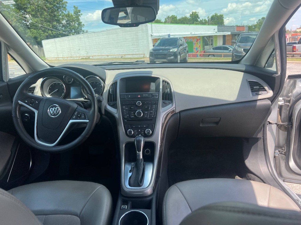 2013 Buick Verano Image 12