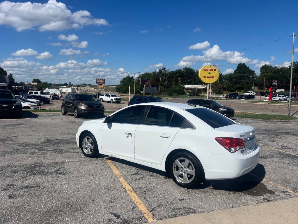 2016 Chevrolet Cruze Image 4