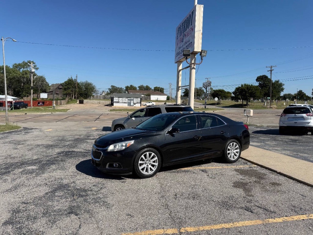 2014 Chevrolet Malibu Image 2
