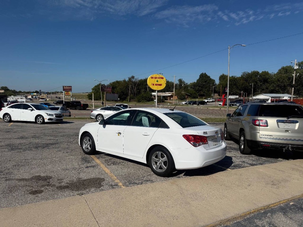 2014 Chevrolet Cruze Image 4