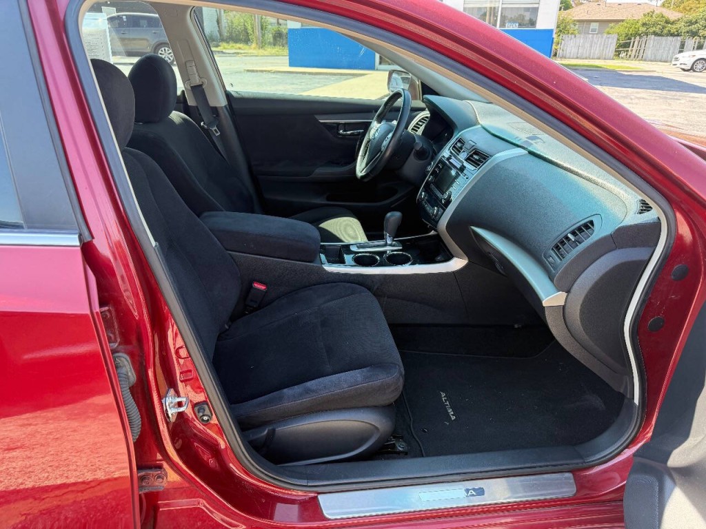2013 Nissan Altima Image 10