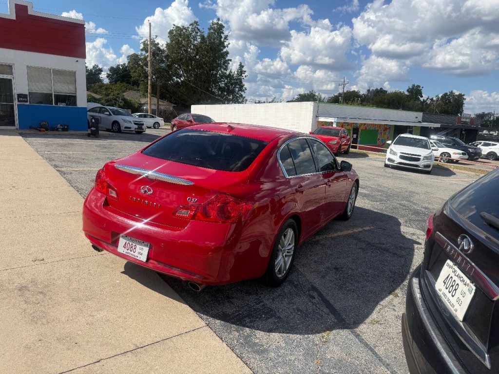 2012 INFINITI G37 Image 6