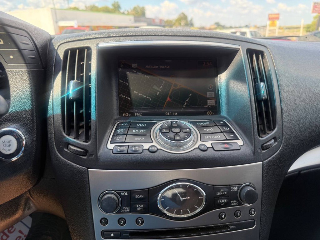 2012 INFINITI G37 Image 15