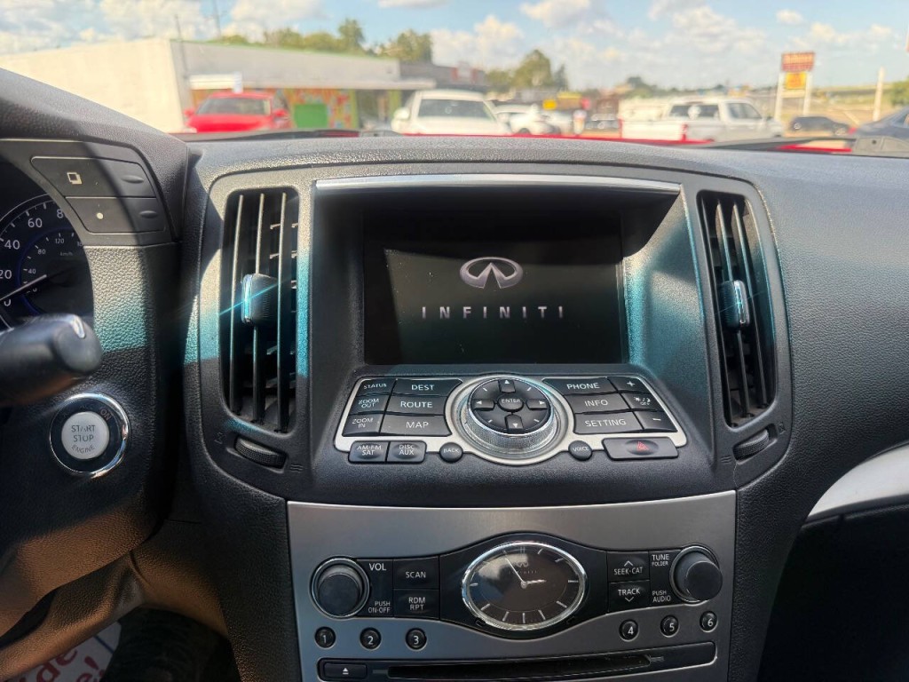 2012 INFINITI G37 Image 16