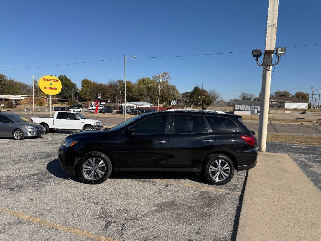 2018 Nissan Pathfinder Image 3