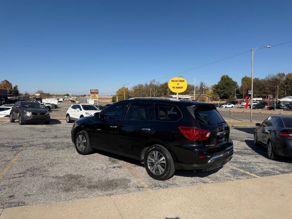 2018 Nissan Pathfinder Image 4