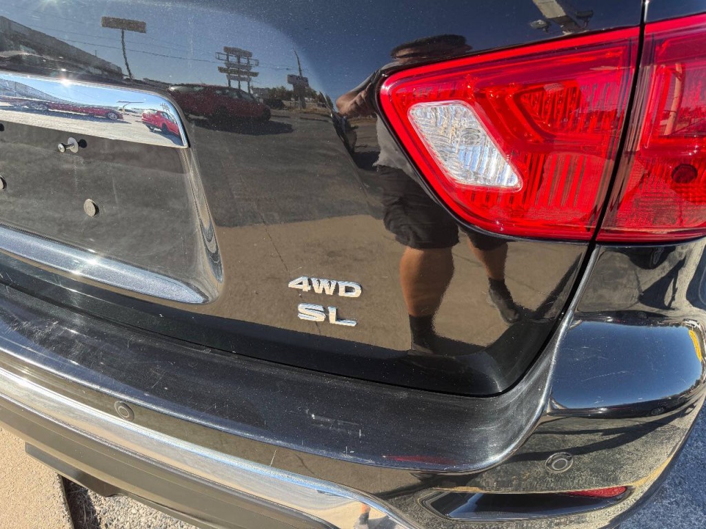 2018 Nissan Pathfinder Image 11