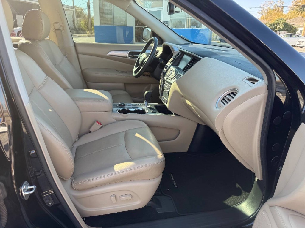 2018 Nissan Pathfinder Image 12