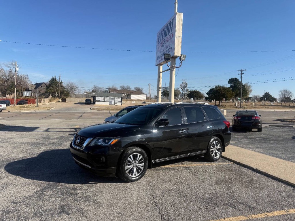 2019 Nissan Pathfinder Image 2