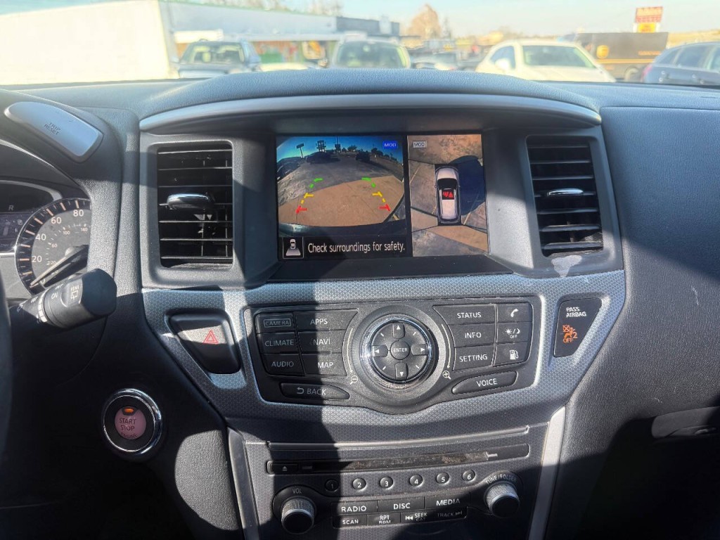 2019 Nissan Pathfinder Image 17