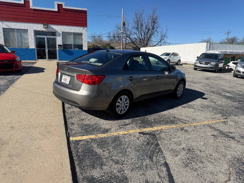 2011 Kia Forte Image 6