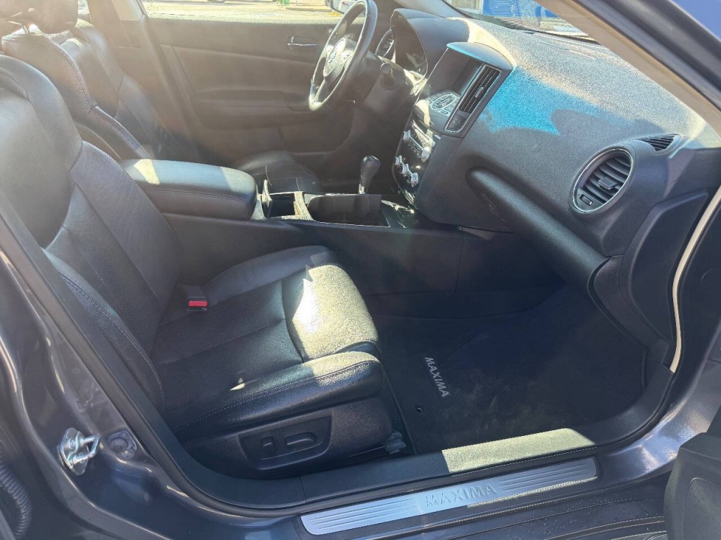 2012 Nissan Maxima Image 10
