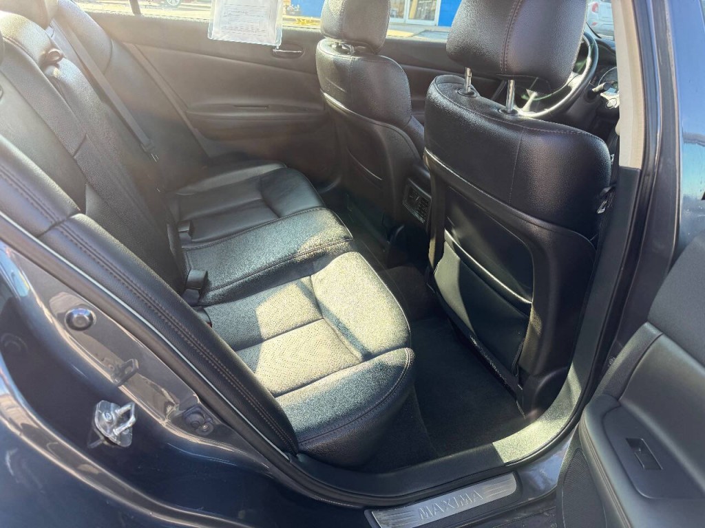 2012 Nissan Maxima Image 11