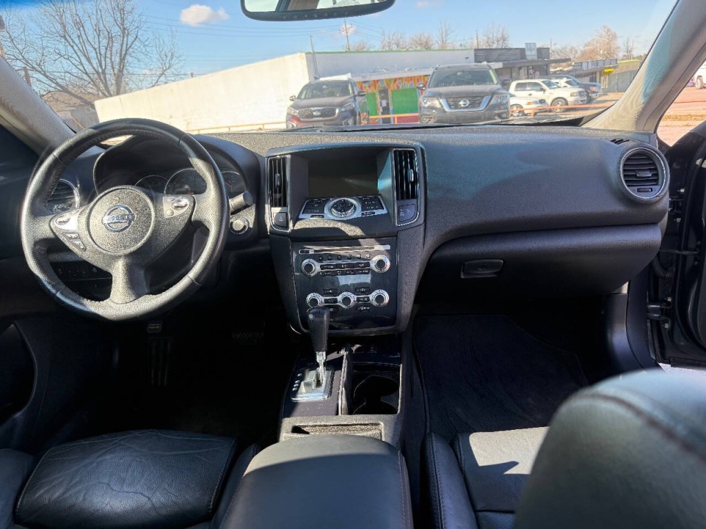 2012 Nissan Maxima Image 12