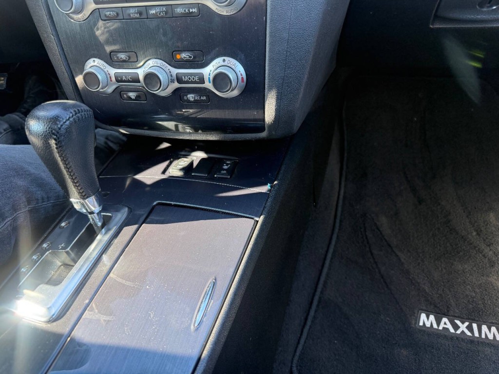 2012 Nissan Maxima Image 15