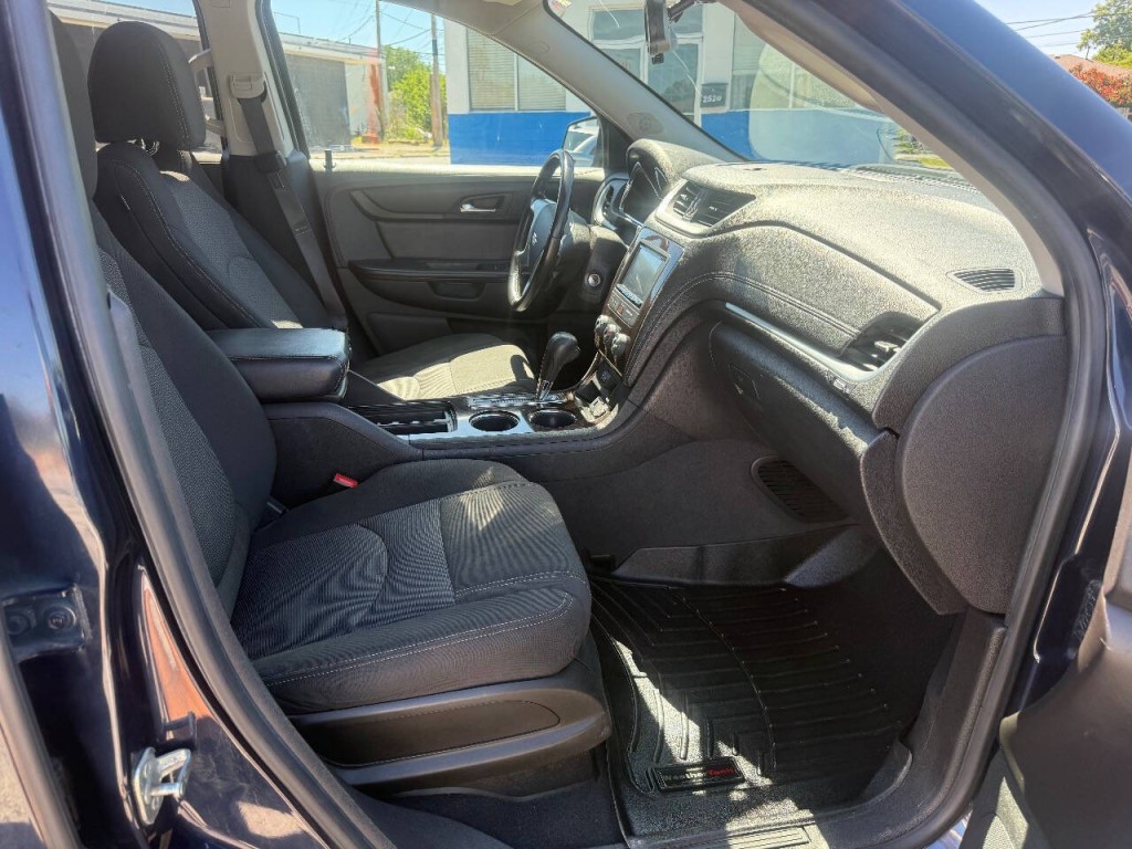 2017 Chevrolet Traverse Image 12