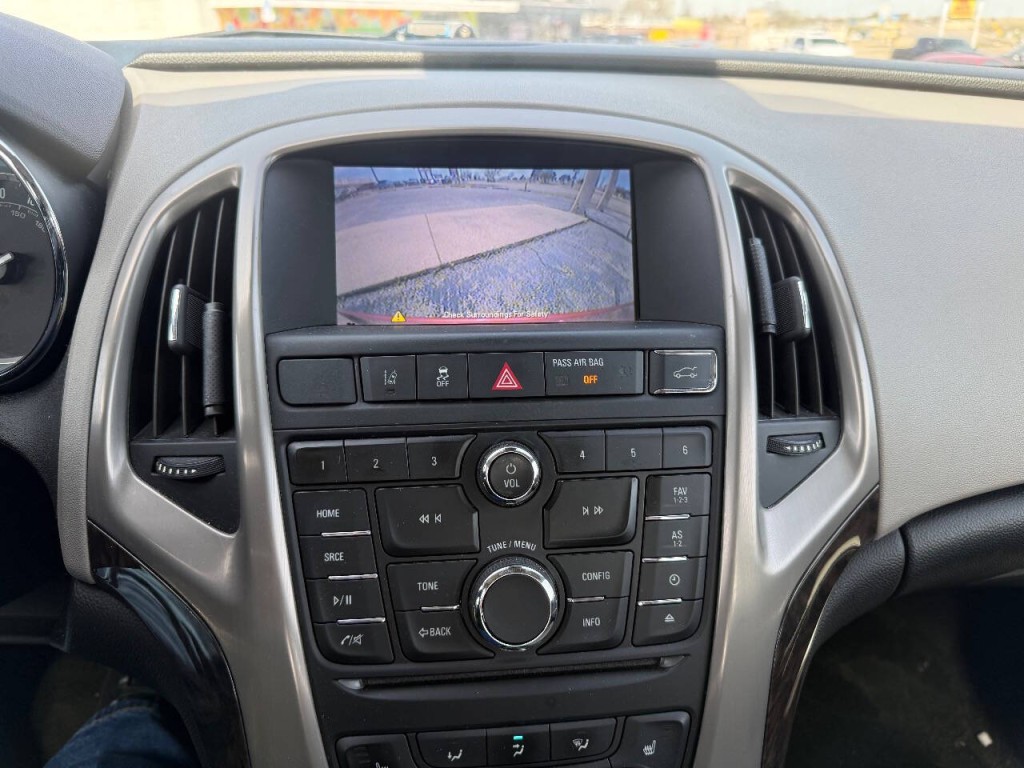 2014 Buick Verano Image 12
