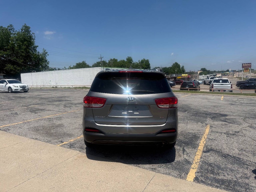 2016 Kia Sorento Image 5