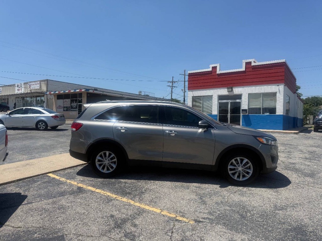 2016 Kia Sorento Image 7