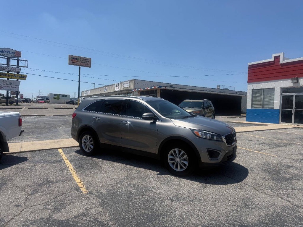 2016 Kia Sorento Image 8