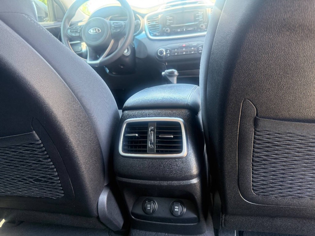2016 Kia Sorento Image 14