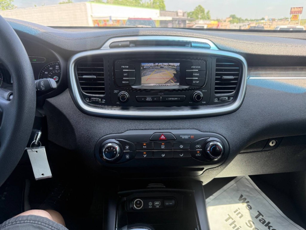 2016 Kia Sorento Image 17