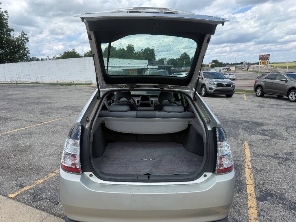 2005 Toyota Prius Image 10