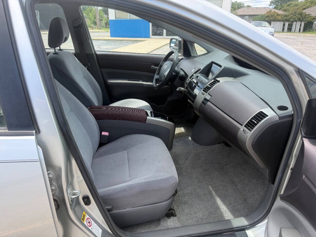 2005 Toyota Prius Image 11