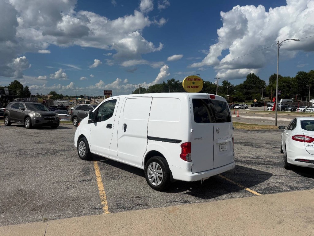 2017 Nissan NV200 Image 4