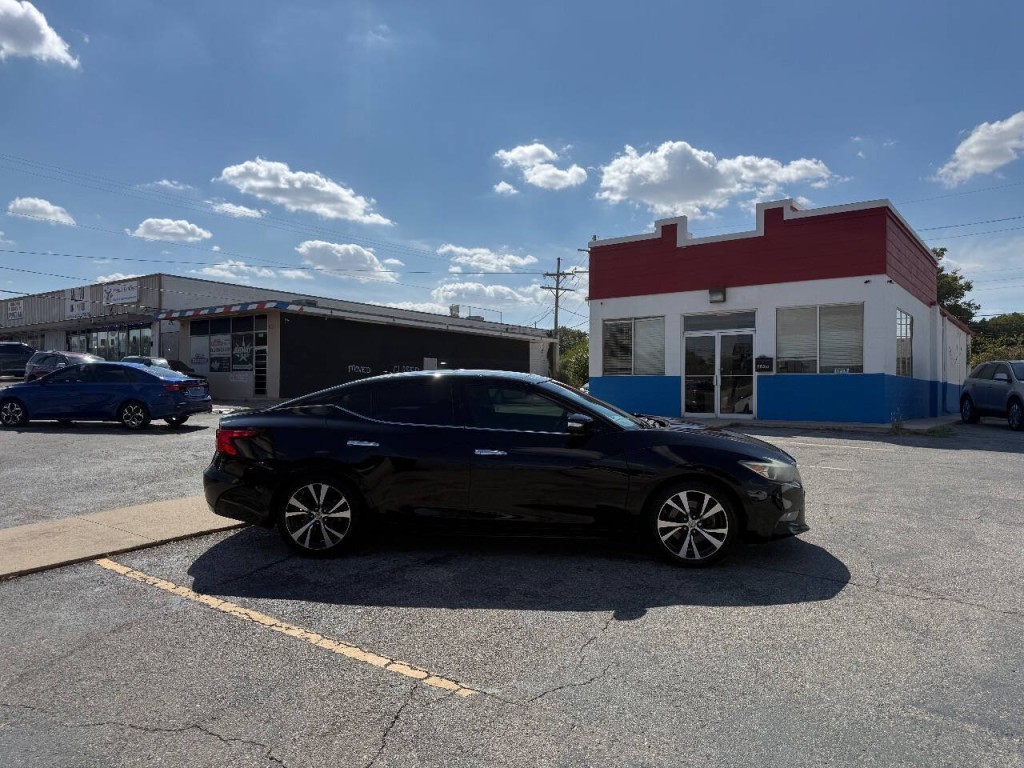 2016 Nissan Maxima Image 6