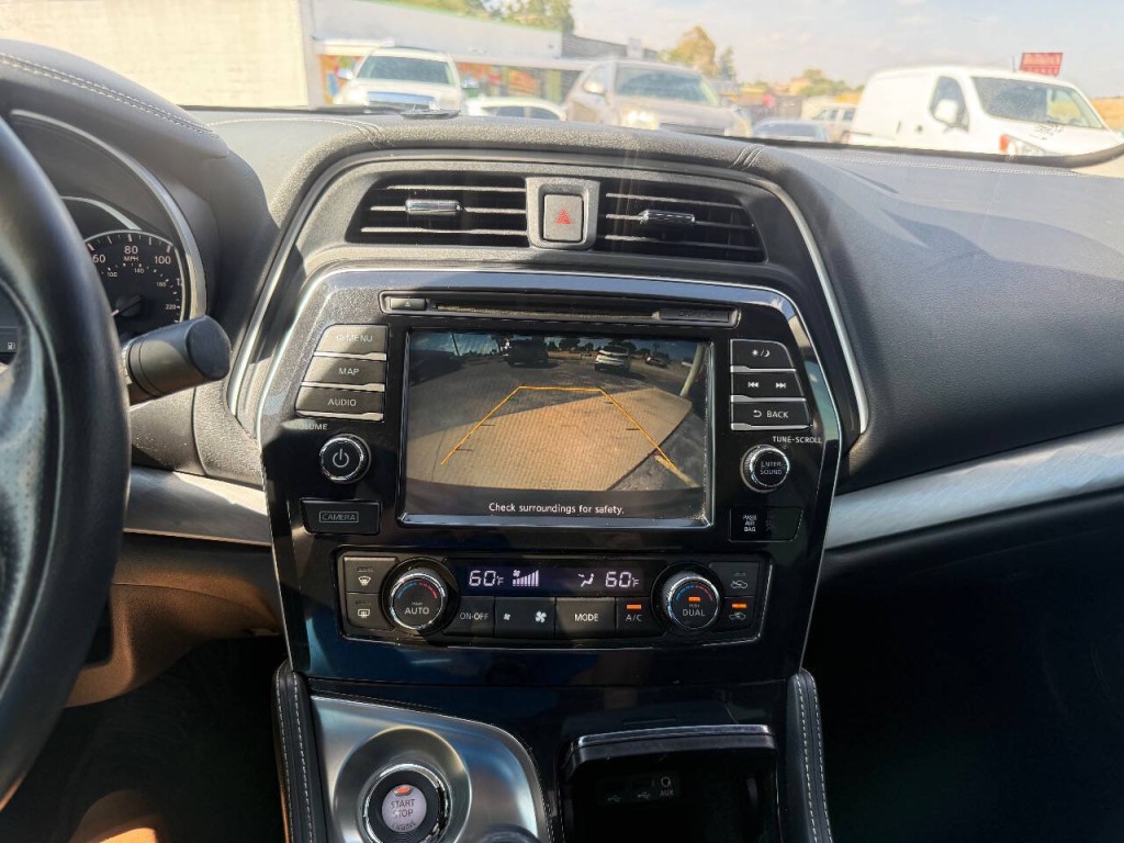2016 Nissan Maxima Image 14