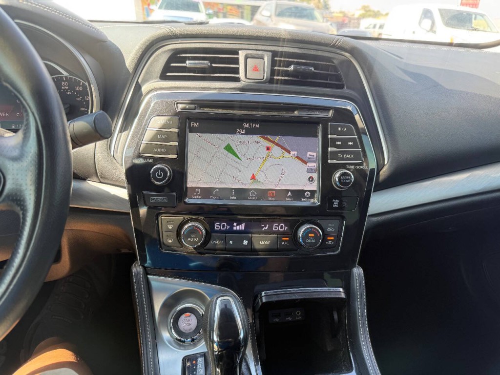 2016 Nissan Maxima Image 15