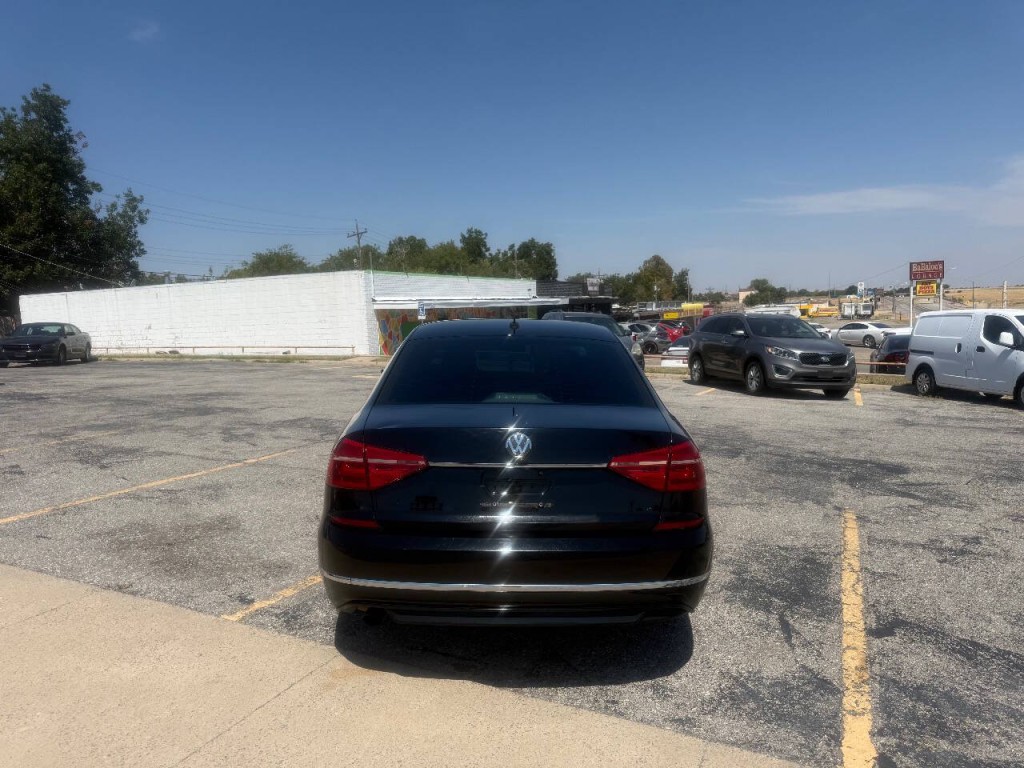 2016 Volkswagen Passat Image 5