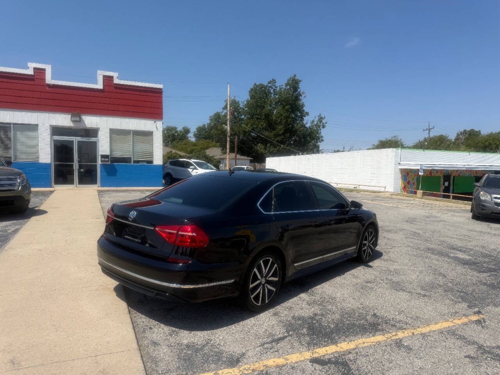 2016 Volkswagen Passat Image 6