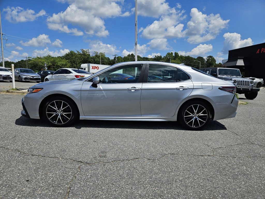 2022 Toyota Camry Image 2