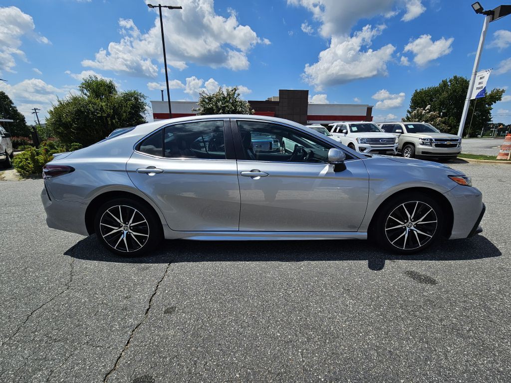 2022 Toyota Camry Image 6