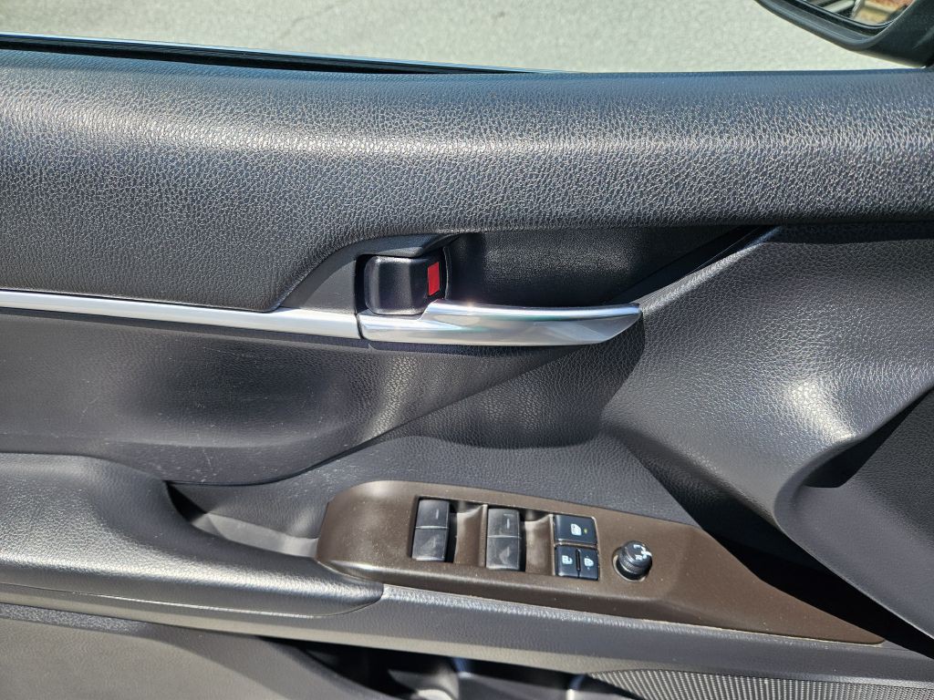 2022 Toyota Camry Image 9