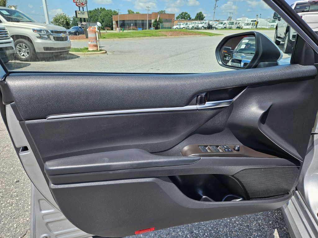 2022 Toyota Camry Image 10